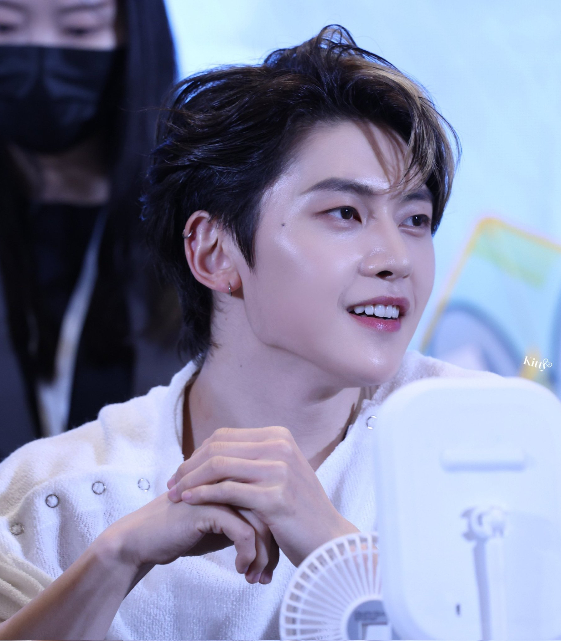 A moment captured by Seok Matthew (ZEROBASEONE)'s fan
