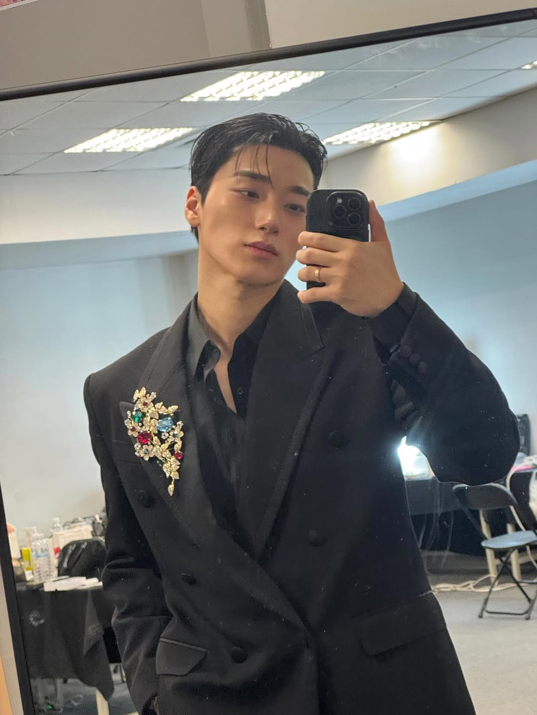 Behind-the-scenes cut of San (ATEEZ)