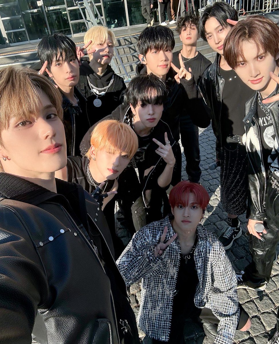 A moment captured by Xikers's fan