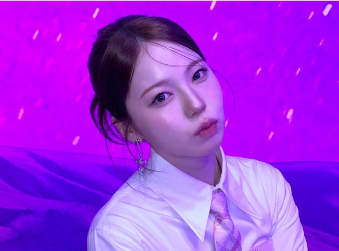 Latest photo of Ayaka (NiziU)