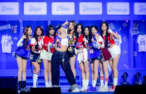 Foto aktivitas terbaru TWICE