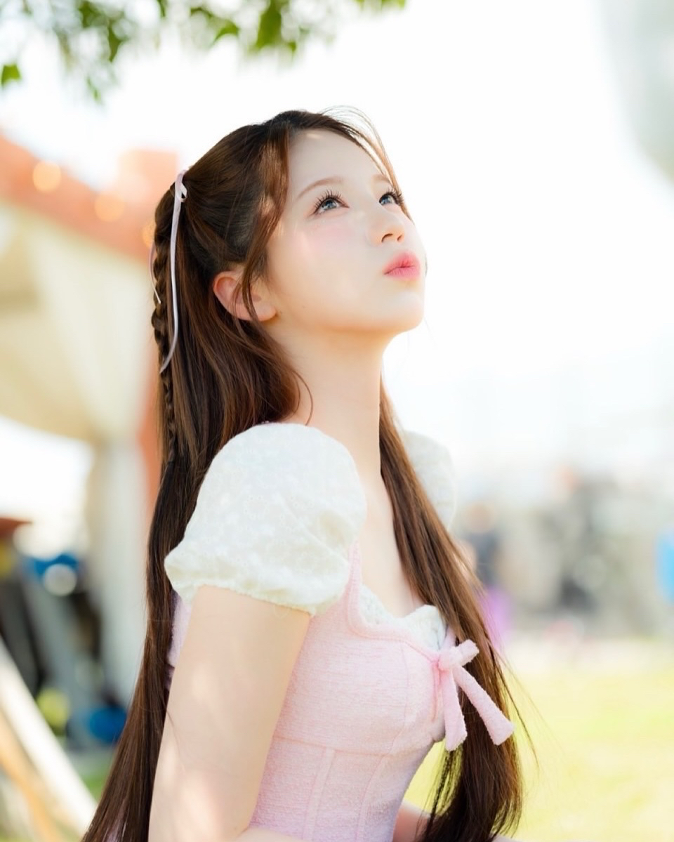 Behind-the-scenes cut of Ayaka (NiziU)