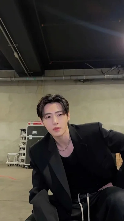 Behind-the-scenes cut of Sunghoon (ENHYPEN)