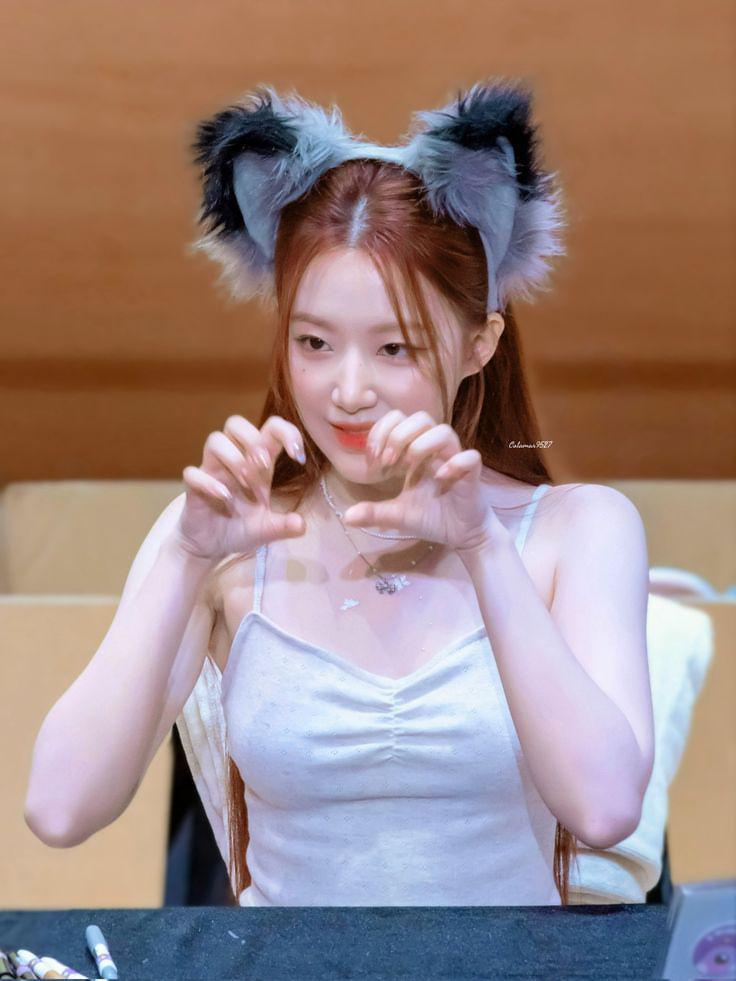 Behind-the-scenes cut of Shuhua (i-dle)