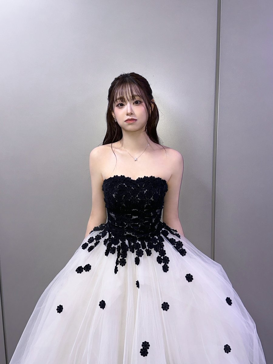 Behind-the-scenes cut of Chuu