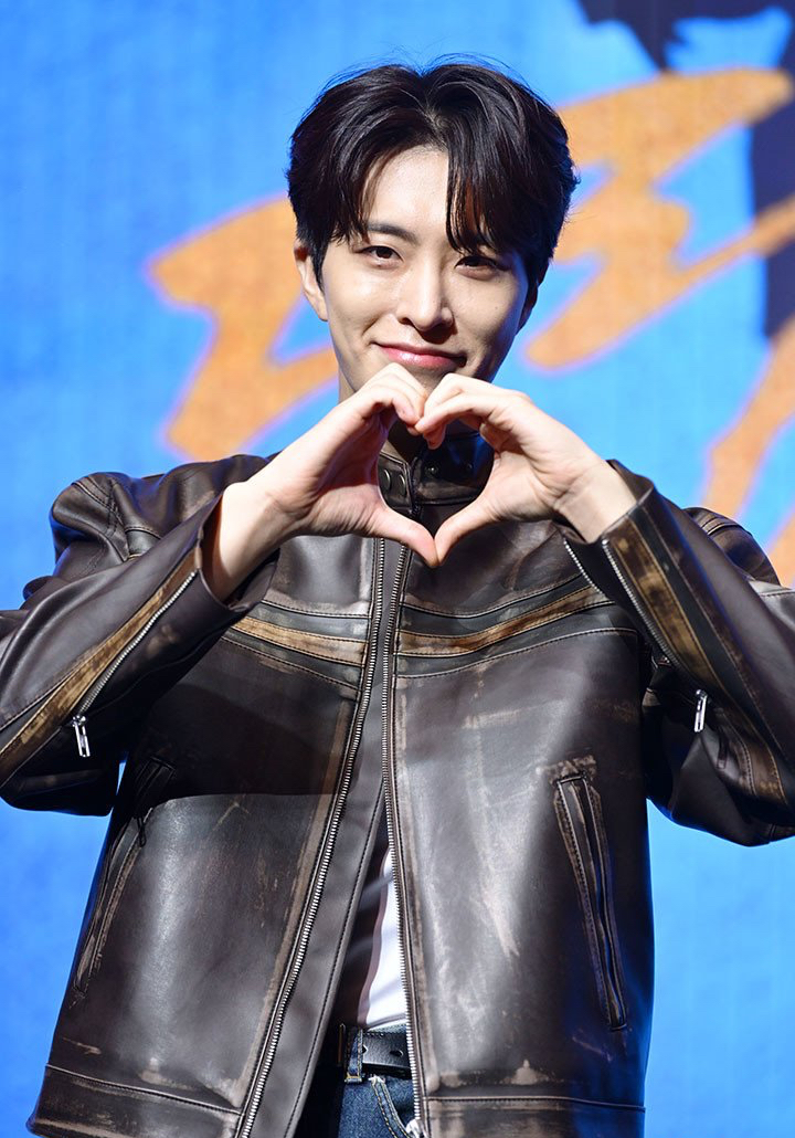 Latest photo of Youngjae (GOT7)