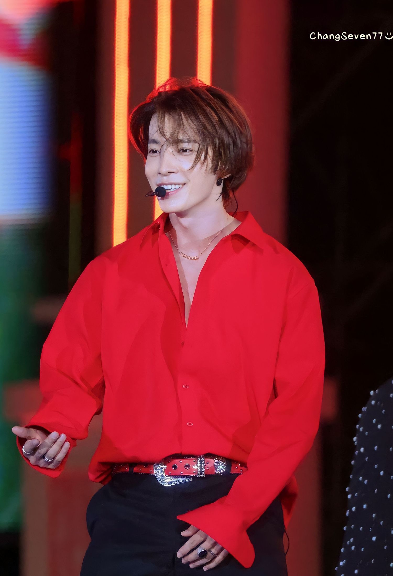 Behind-the-scenes cut of Donghae (Super Junior)