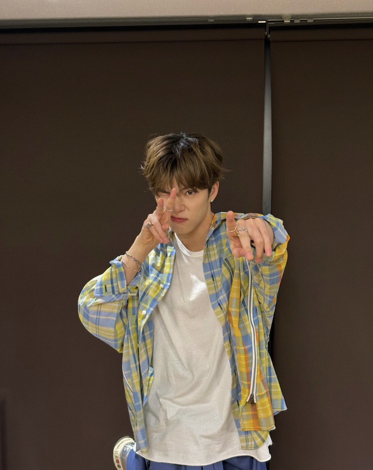 Behind-the-scenes cut of Asahi (TREASURE)