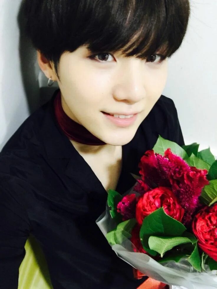 SUGA (防弹少年团)的最新照片
