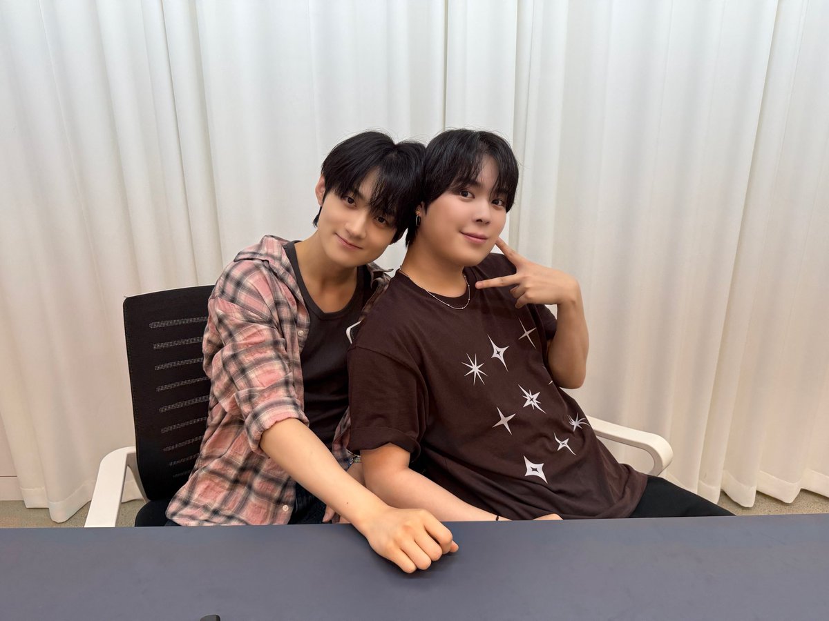Recent activity shot of VERIVERY