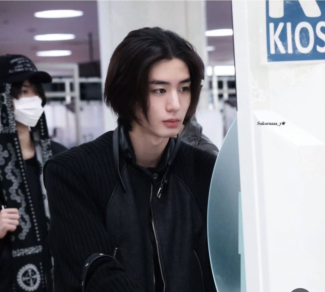 A moment captured by Leehan (BOYNEXTDOOR)'s fan