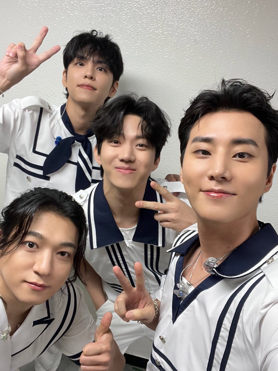Behind-the-scenes cut of DAY6