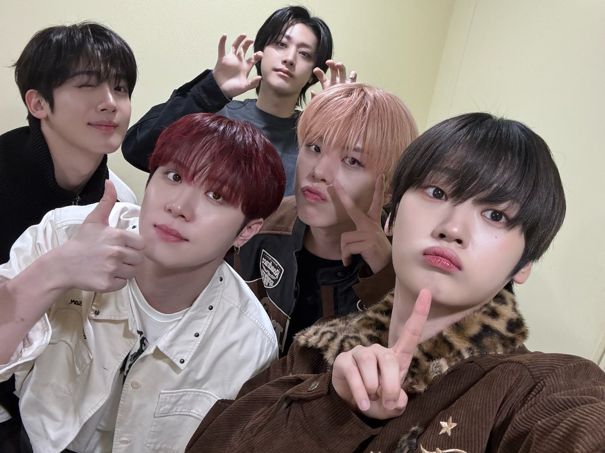 위아이의 최신 사진