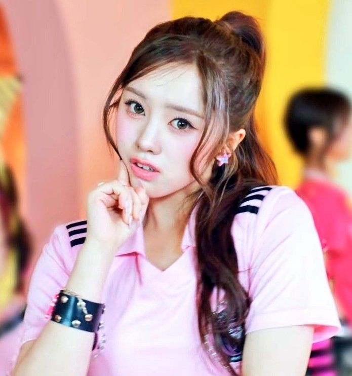 Today’s hot picks from the 엘리시아 (유니스) community