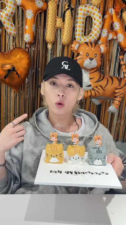 Fandom-recommended wallpaper image of Lee Know (Stray Kids)