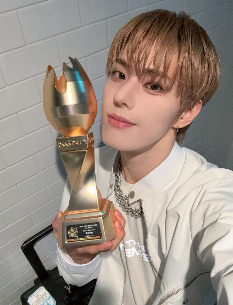 Latest photo of Jinsik (Xikers)