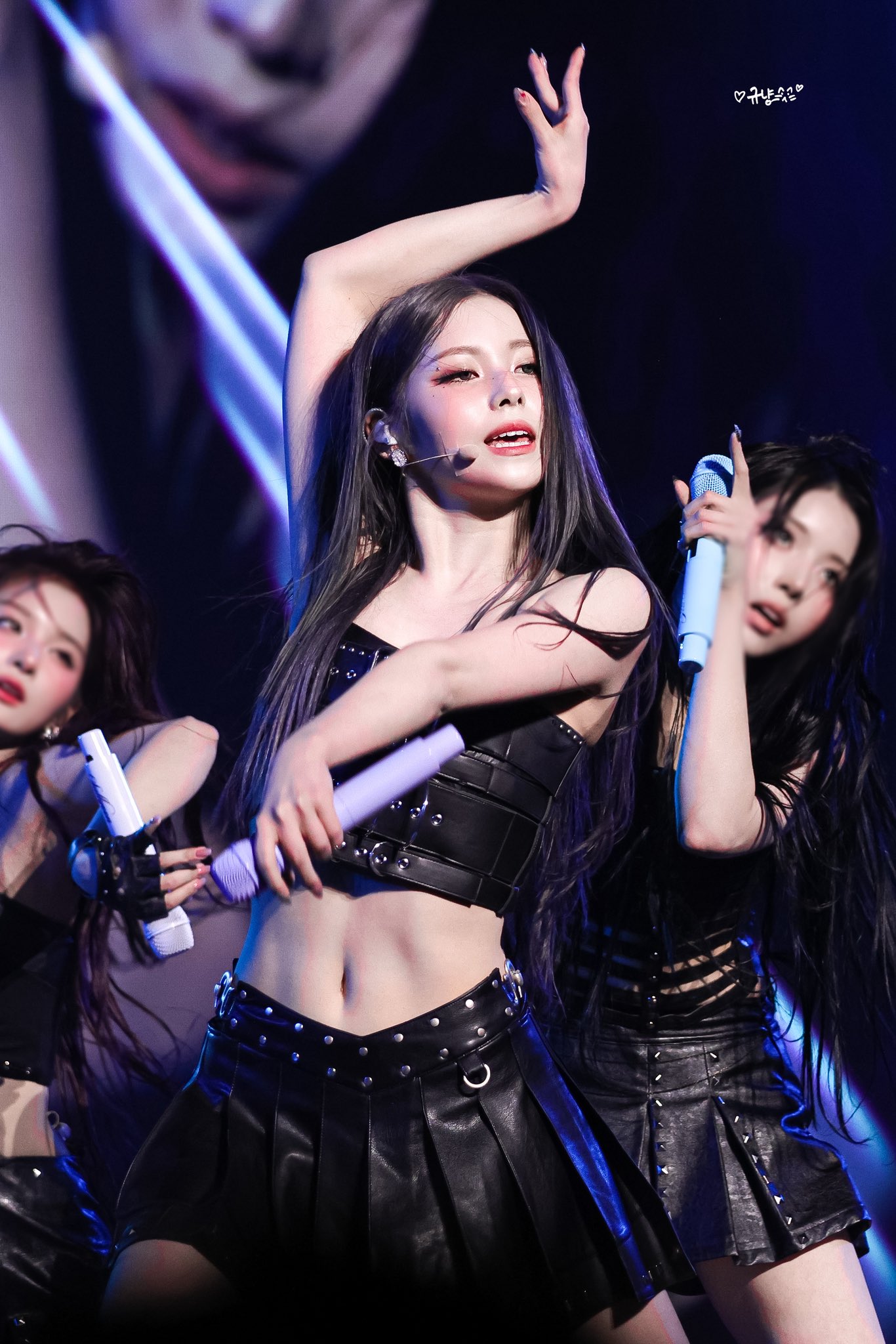 A moment captured by NMIXX's fan