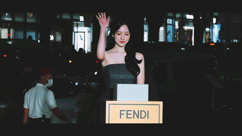 Behind-the-scenes cut of Mina (TWICE)