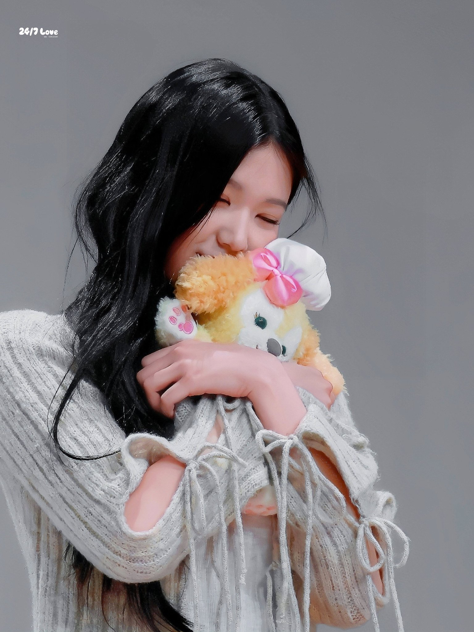 A moment captured by Yoon Jiyoon (izna)'s fan