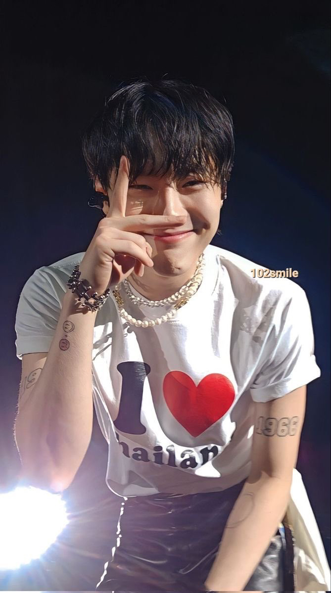 The most beloved wallpaper among WOODZ's fans