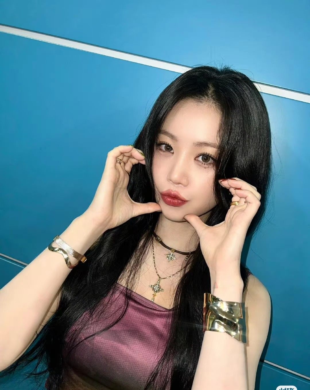 A moment captured by Soojin's fan