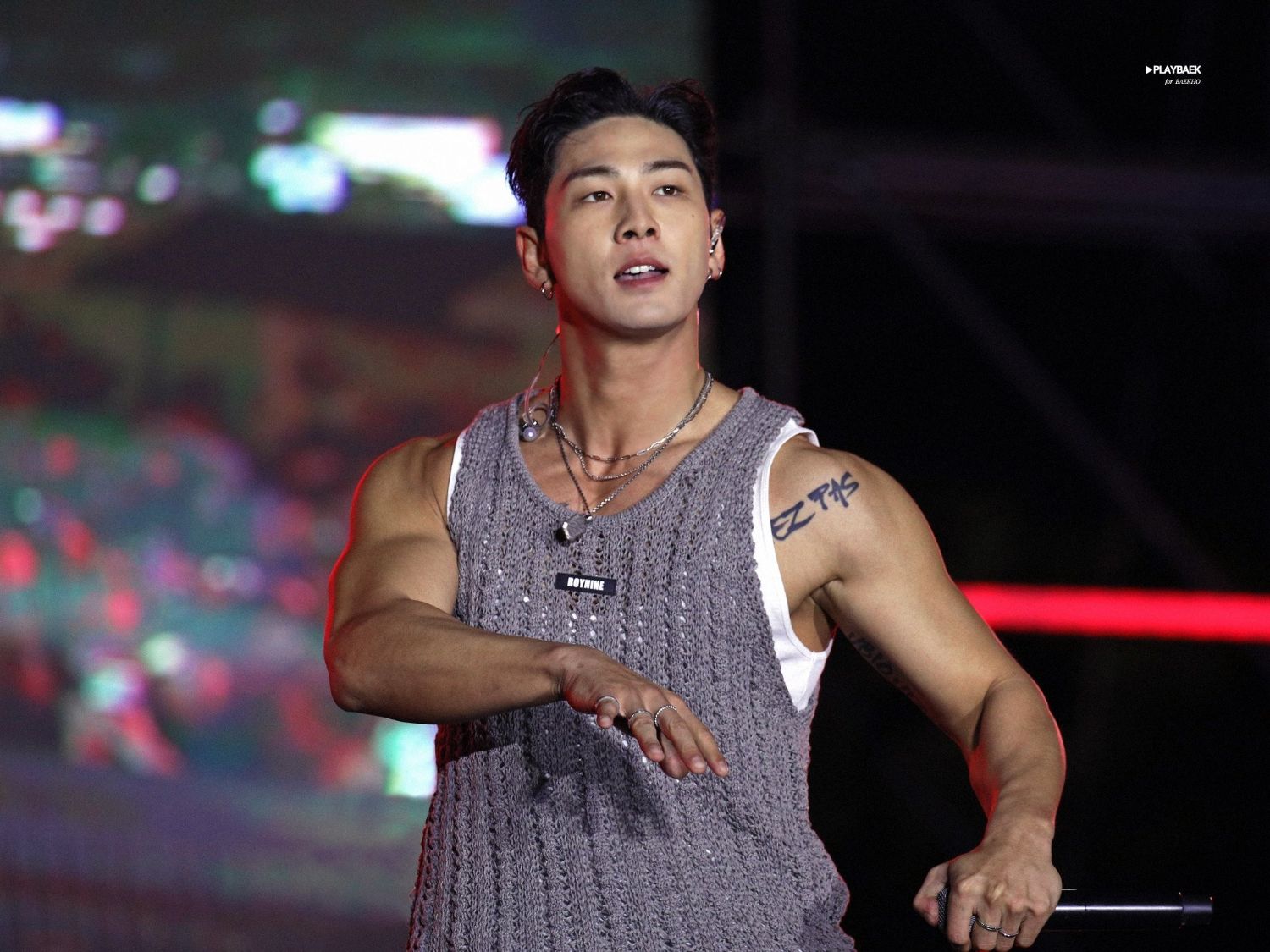 A moment captured by Baekho's fan
