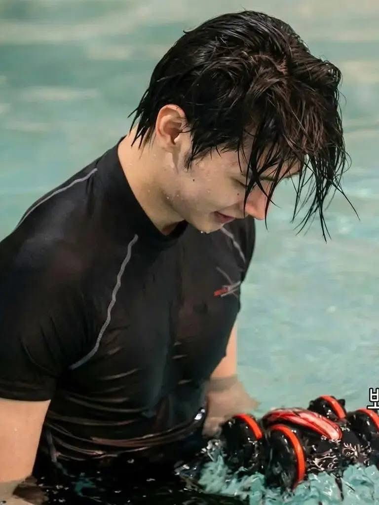 Foto terbaru Sunghoon (ENHYPEN)