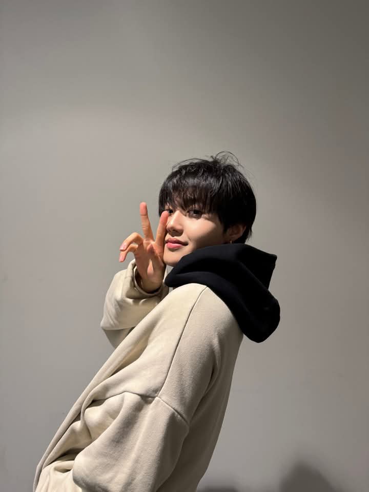 A moment captured by Doyoung (TREASURE)'s fan