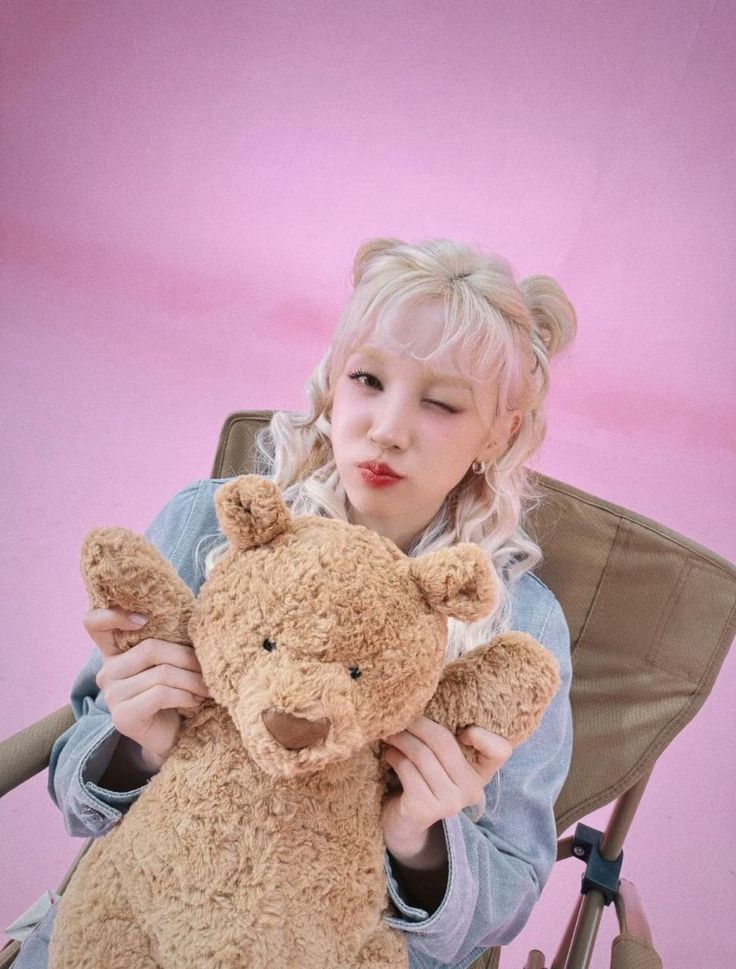 Latest photo of Yuqi (i-dle)
