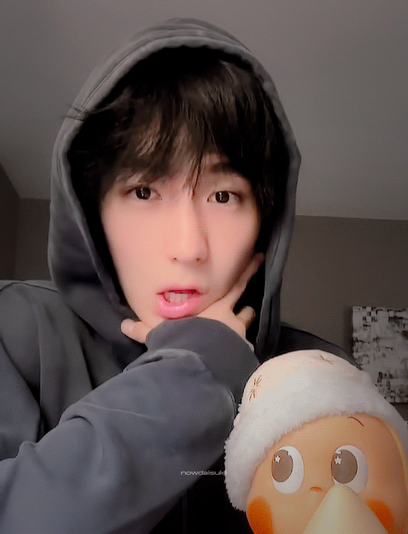 贤在 (THE BOYZ)的最新活动照片