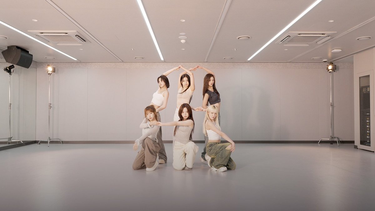 Latest photo of NMIXX