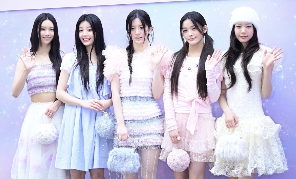 Recent activity shot of ILLIT