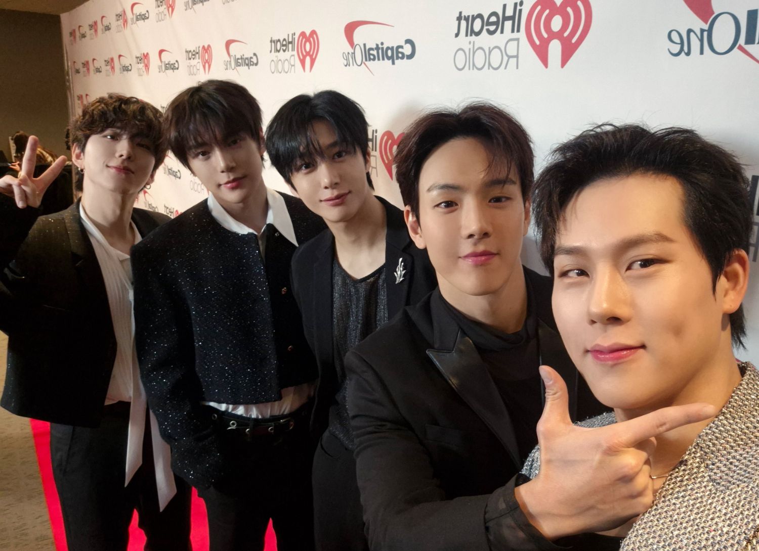 Foto aktivitas terbaru MONSTA X