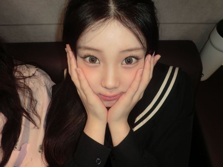 Behind-the-scenes cut of Wonhee (ILLIT)