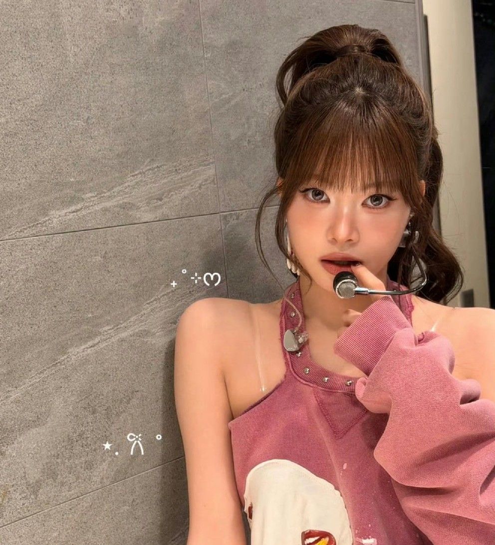 A moment captured by Hong Eunchae (LE SSERAFIM)'s fan