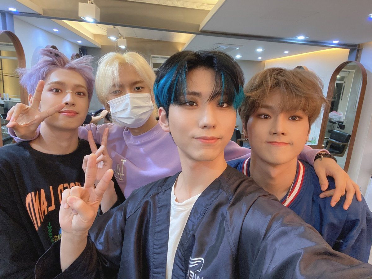 A moment captured by Xdinary Heroes's fan