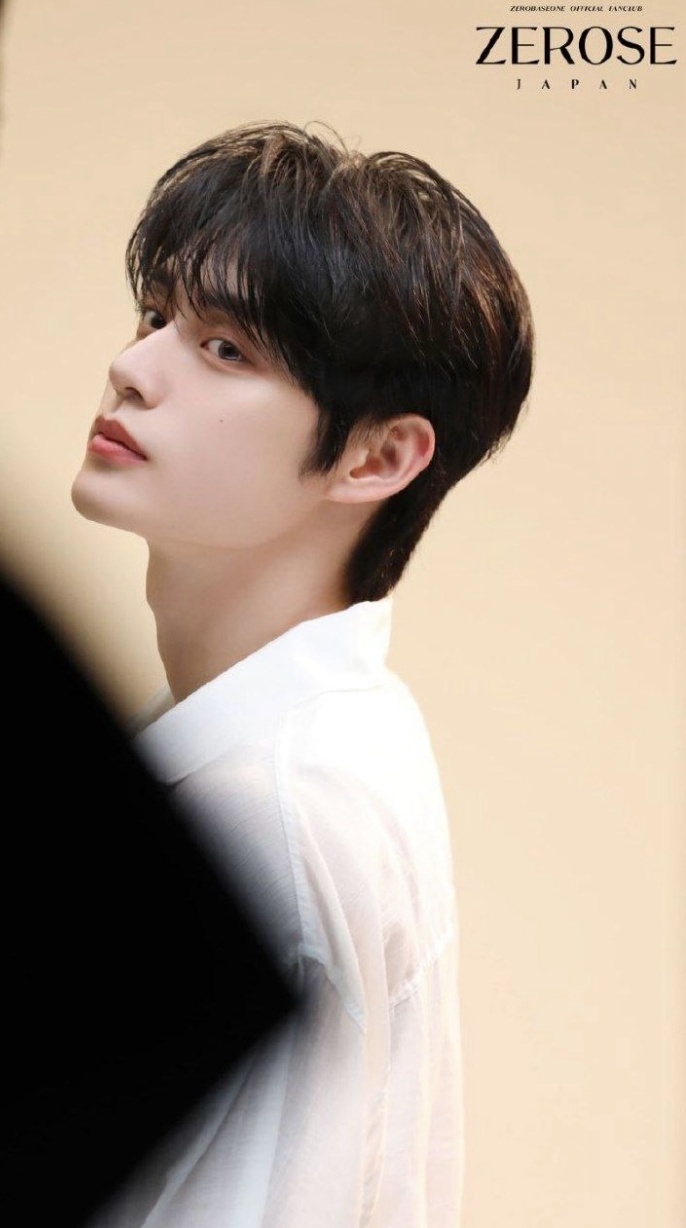 Fan-made special wallpaper for Kim Jiwoong (ZEROBASEONE)