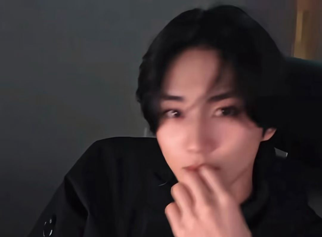 Latest photo of Jungwon (ENHYPEN)