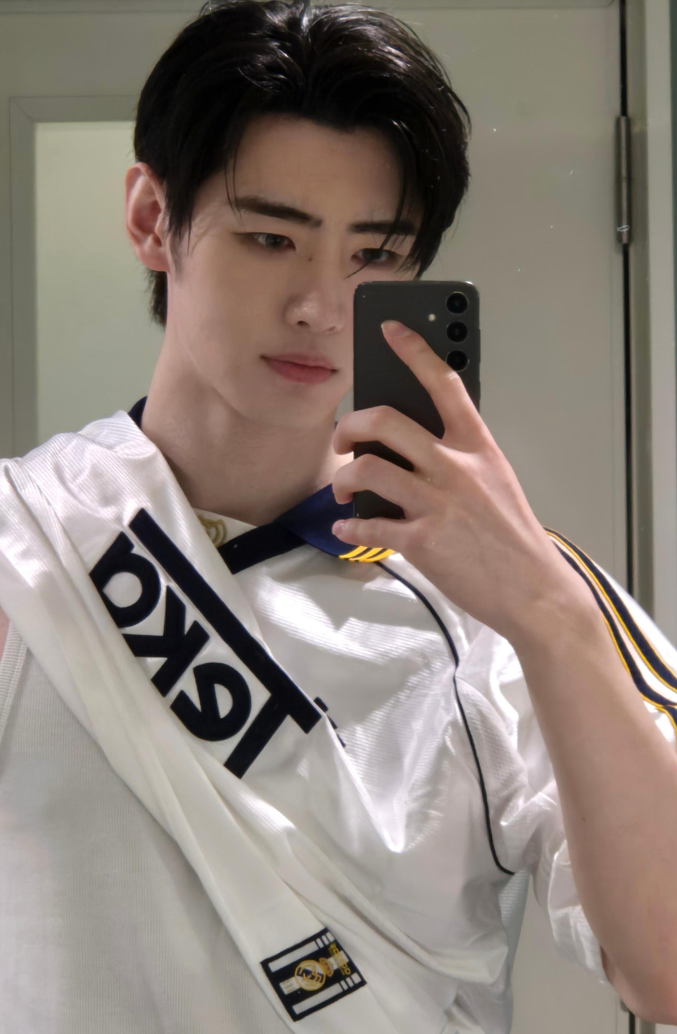 Recent activity shot of Sunghoon (ENHYPEN)