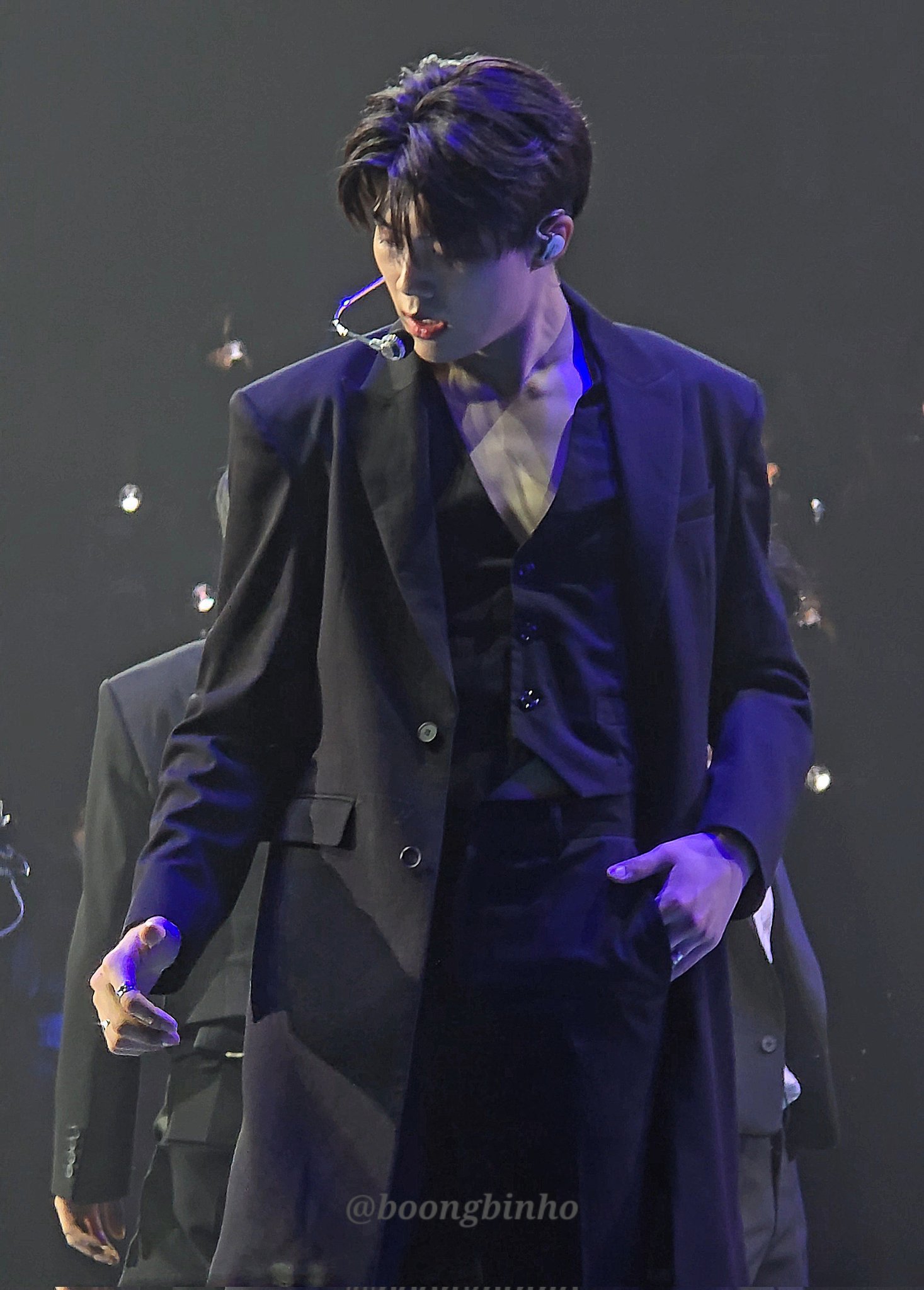 A moment captured by Park Gunwook (ZEROBASEONE)'s fan