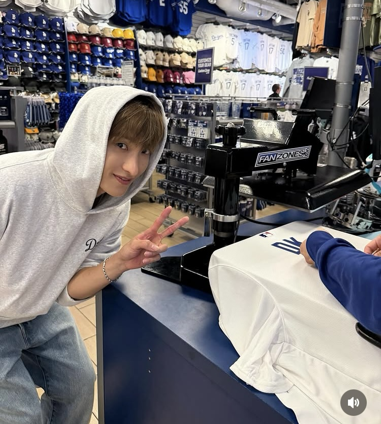Latest photo of DK (SEVENTEEN)