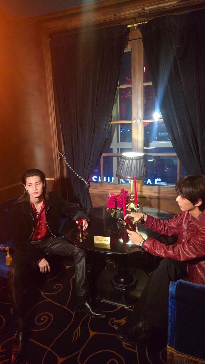 Behind-the-scenes cut of Xdinary Heroes