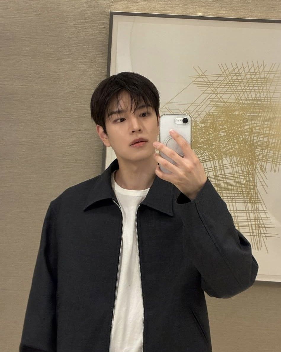 Behind-the-scenes cut of Seungmin (Stray Kids)