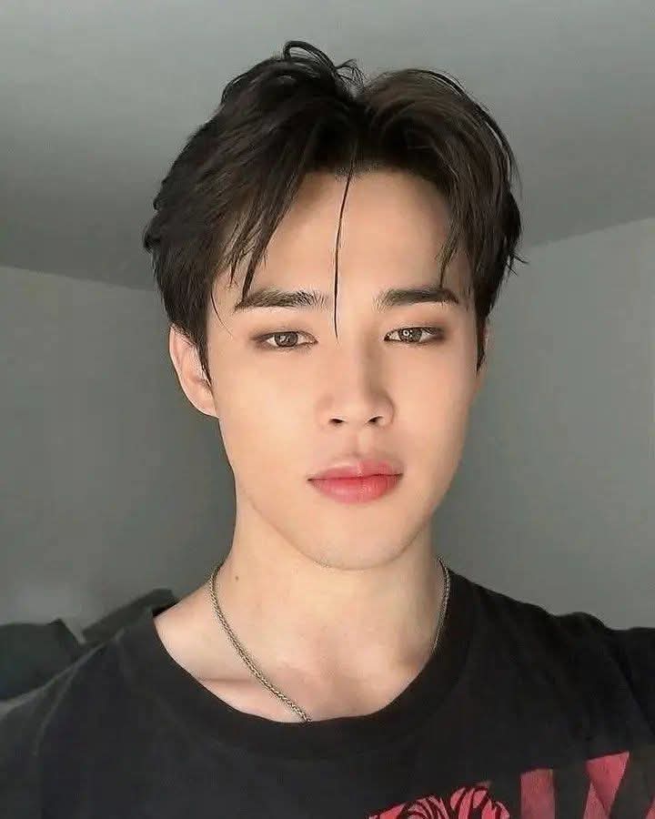 Latest photo of Jimin (BTS)