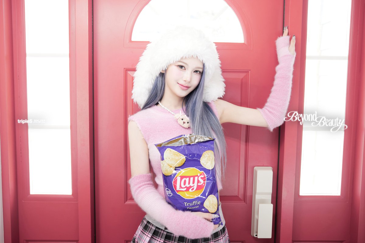 A moment captured by tripleS's fan