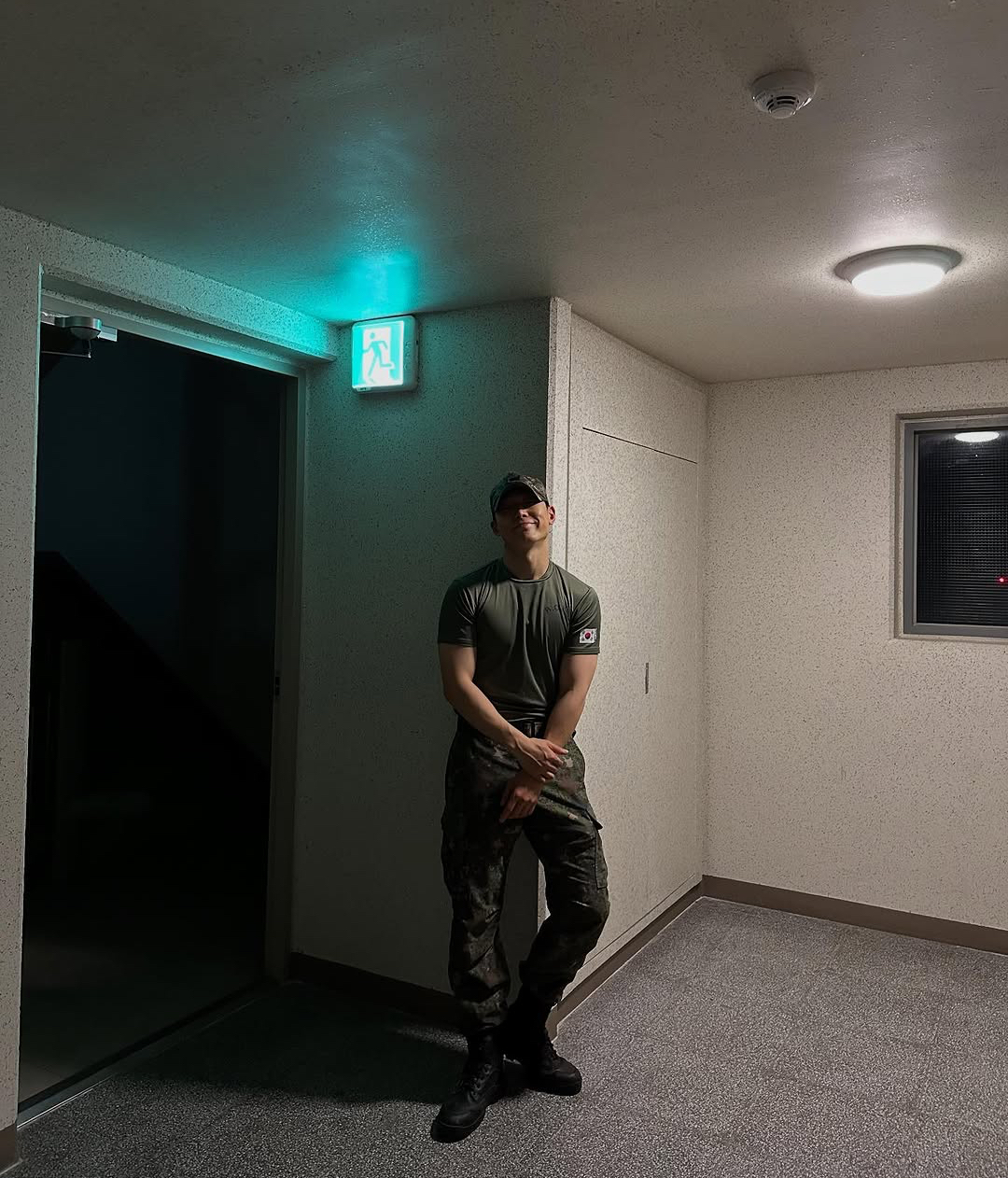 A moment captured by BOBBY (iKON)'s fan