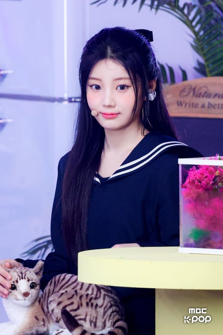 Latest photo of Wonhee (ILLIT)