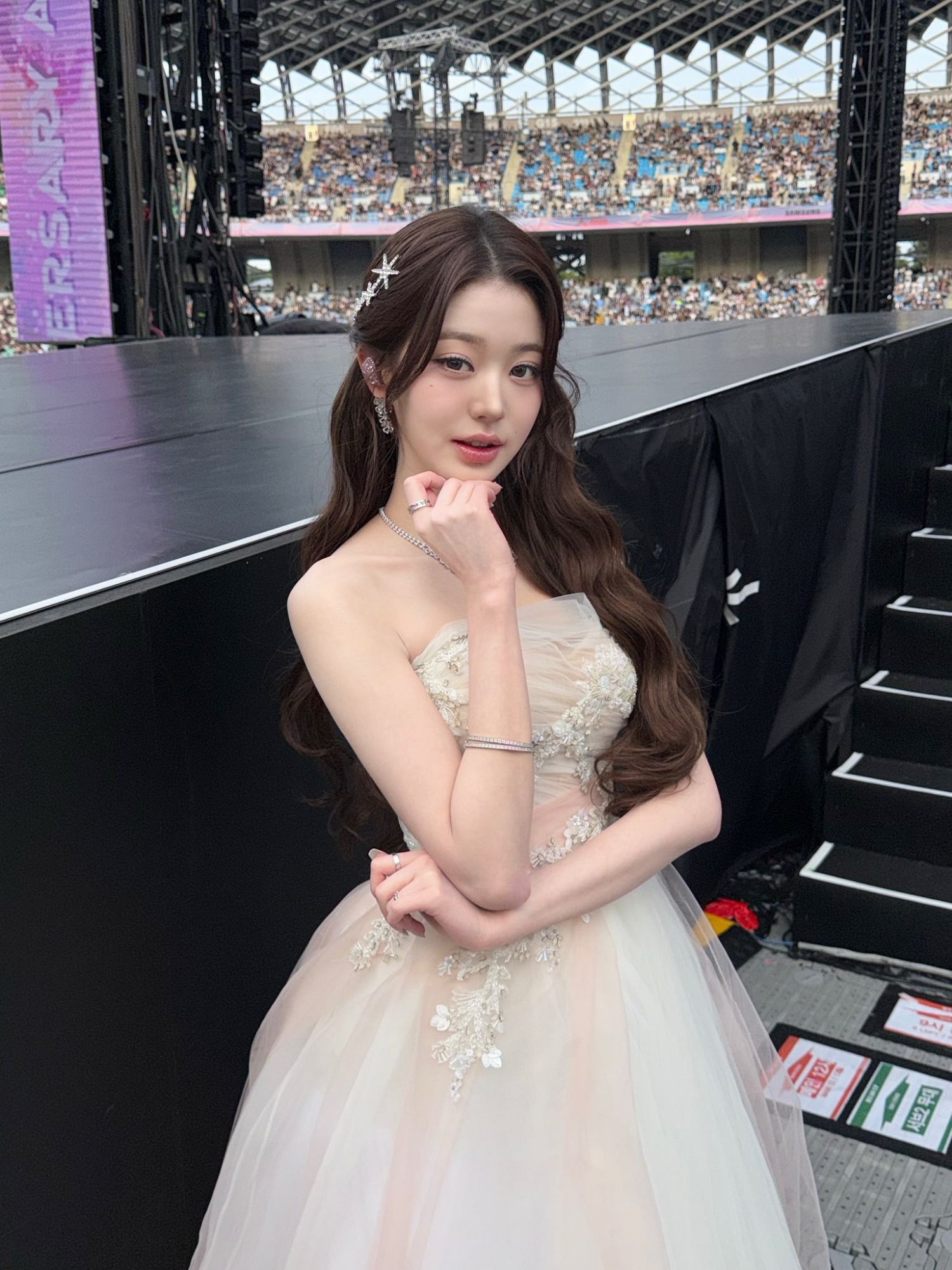 Recent activity shot of Jang Wonyoung (IVE)