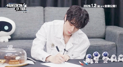 진 (방탄소년단)의 비하인드 컷