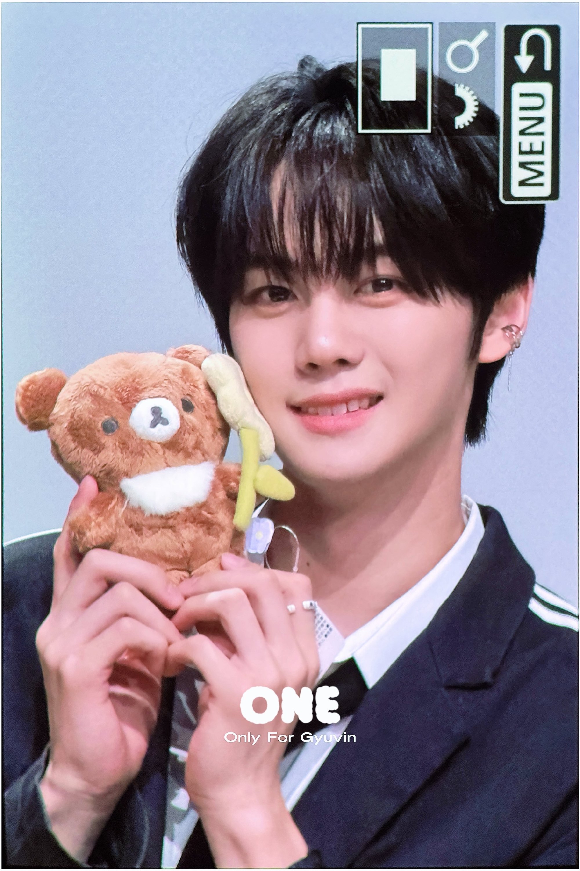 Latest photo of Kim Gyuvin (ZEROBASEONE)